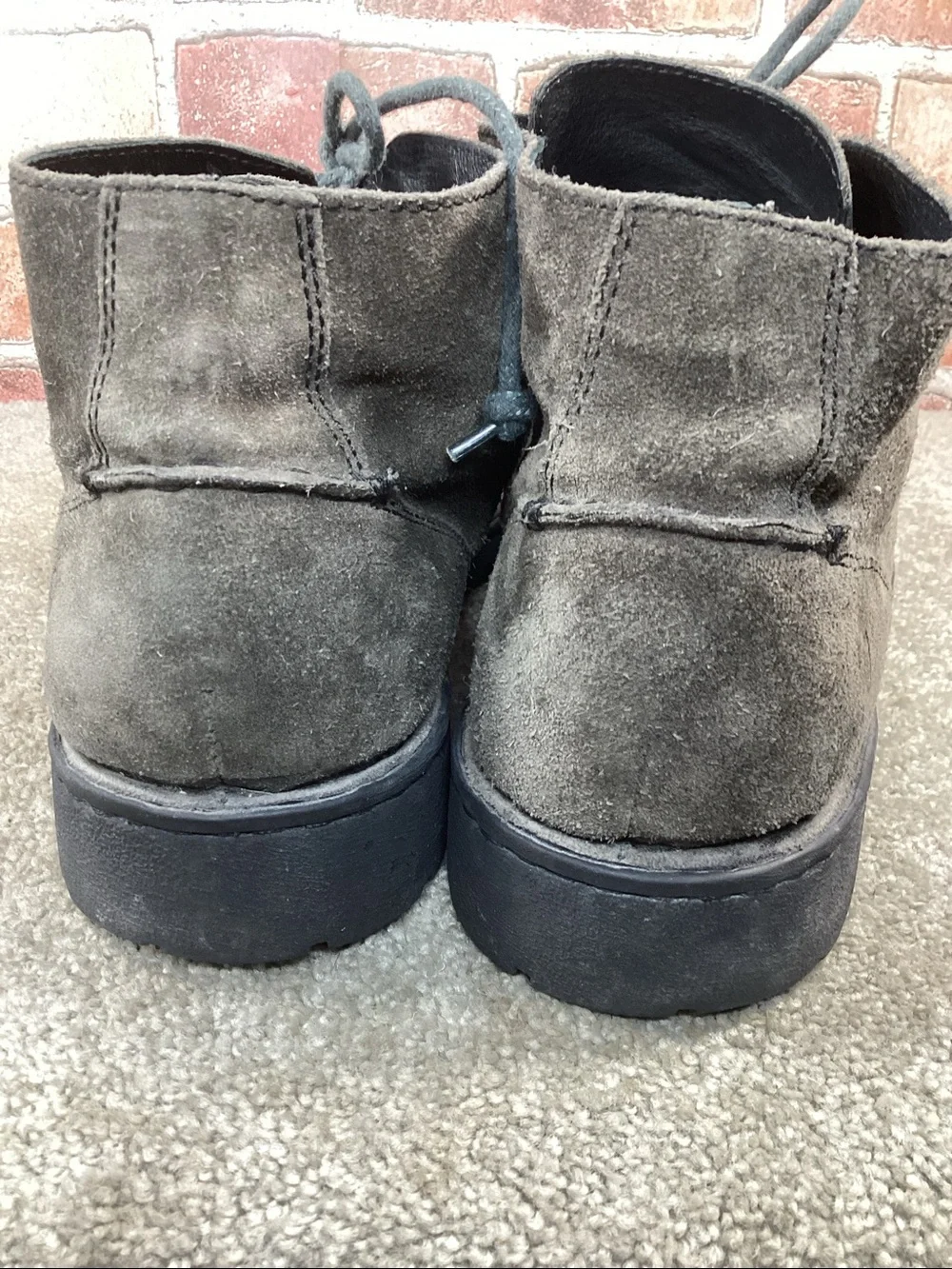 Born Men’s Ryker chukka boots size 10.5